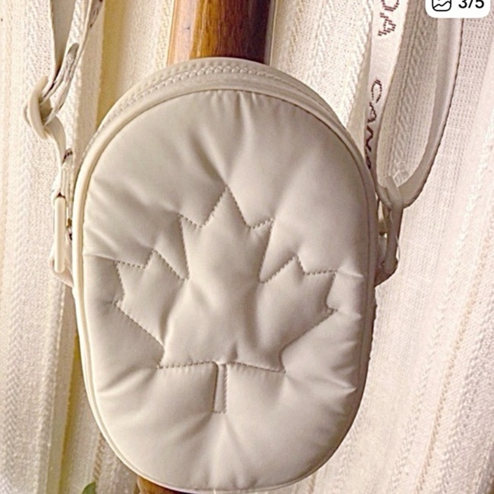 Lululemon side bag, canada olympic collection - Picture 2 of 5